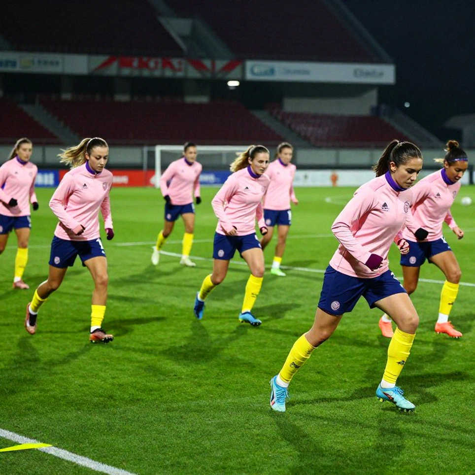 Công an Hà Nội gặp Kashima Antlers: Nhịp độ châu lục và cái giá của đôi chân đã cạn pin